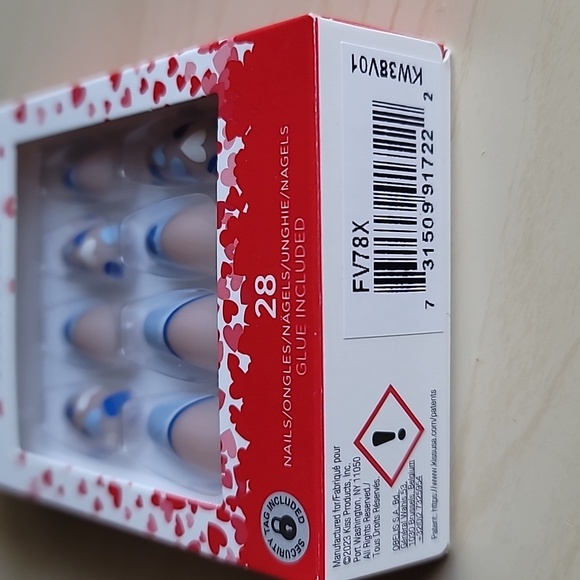 KISS Voguish Long Length Glue on Nails Blue White Hearts French New in box - Picture 3 of 4